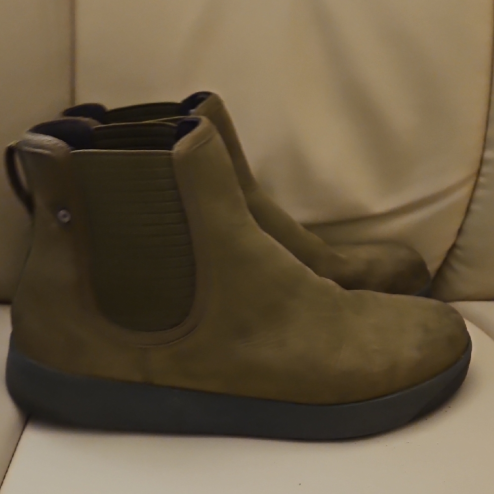 Women's Green Bog Chelsea Boots - Picture 5 of 7